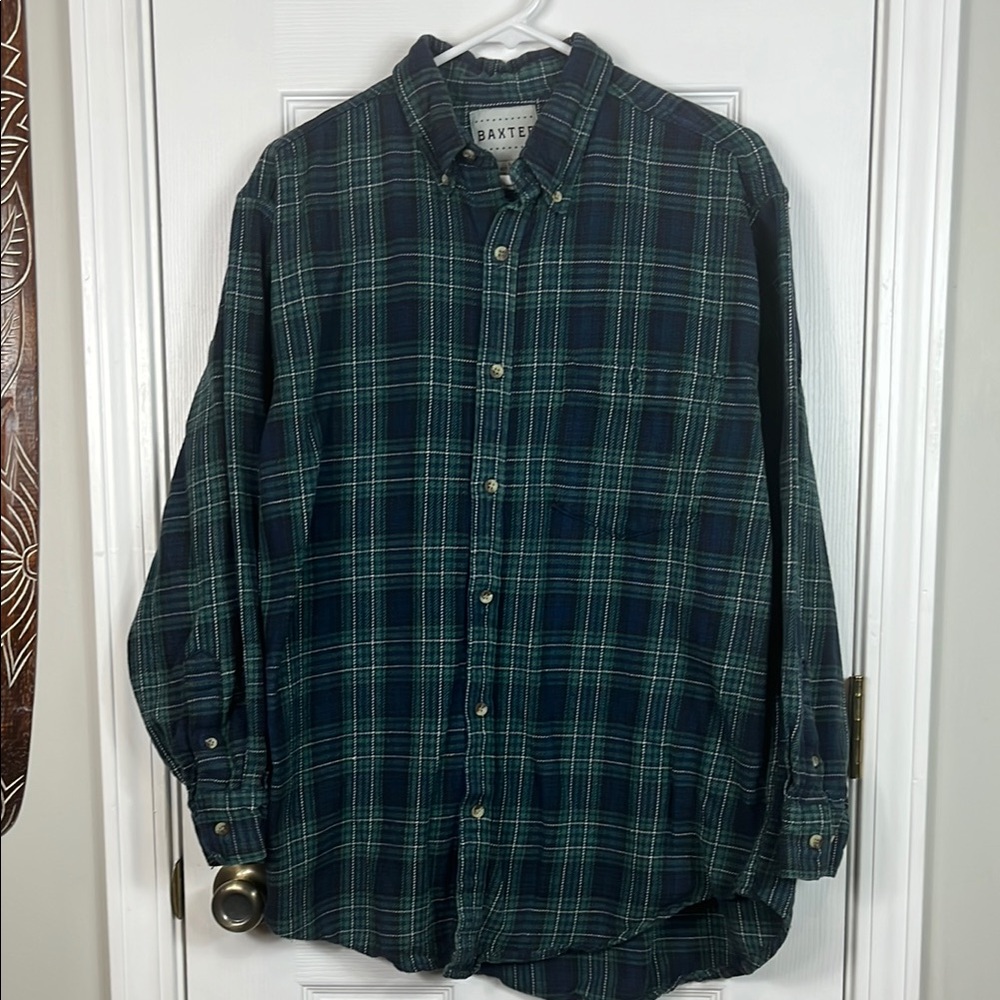 Baxter green/navy blue plaid long sleeved button up shirt size large. Pocket.